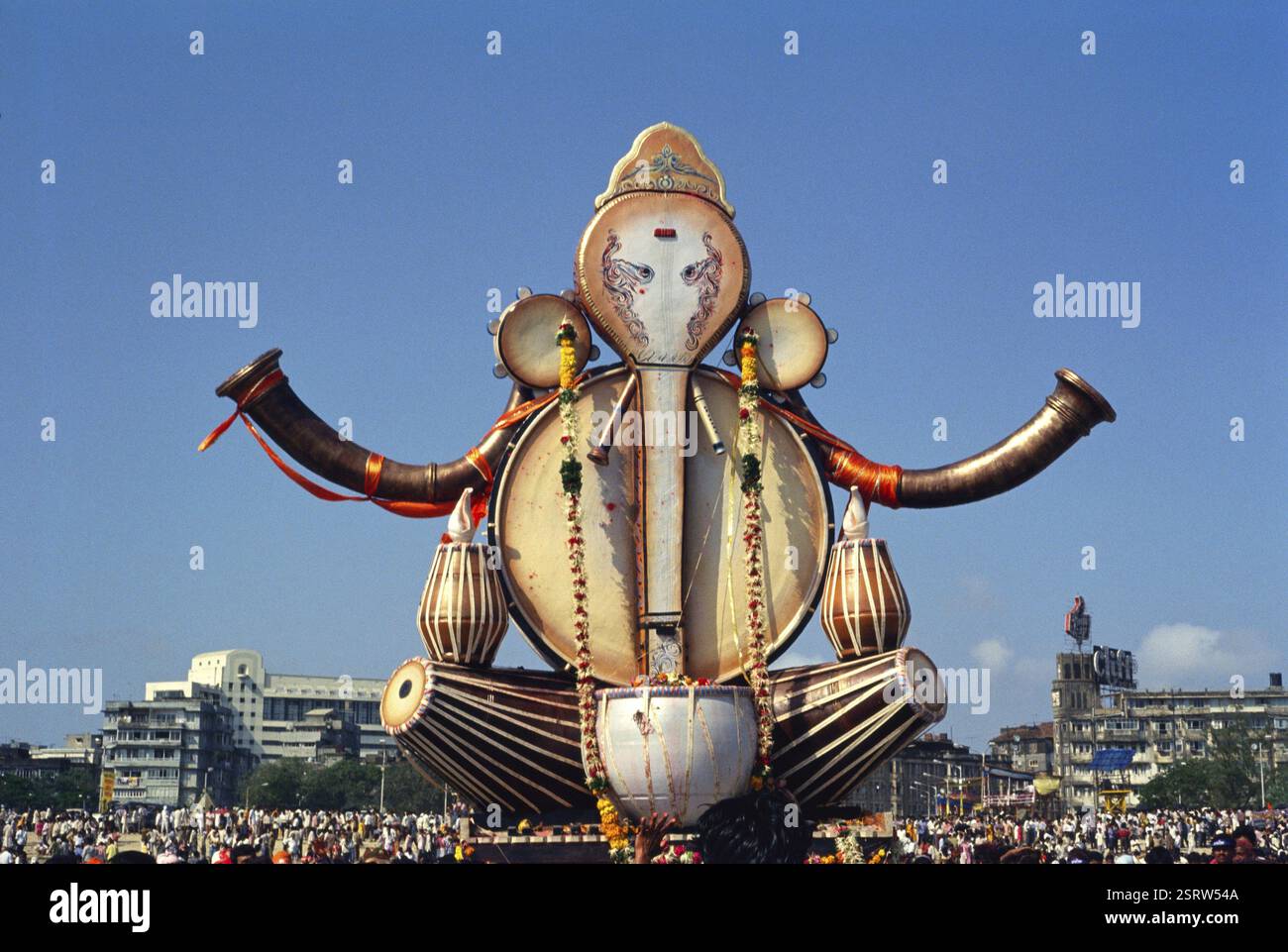Ganesh Ganpati Festival, Eintauchen in Musik instrumentales Idol des elefantköpfigen Gottes, Bombay Mumbai, Maharashtra, Indien, Asien Stockfoto