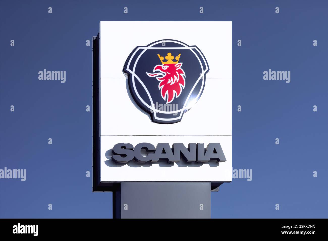 Scania ab ist ein bedeutender schwedischer Hersteller von schweren Lastkraftwagen, Lkw und Bussen. Stockfoto