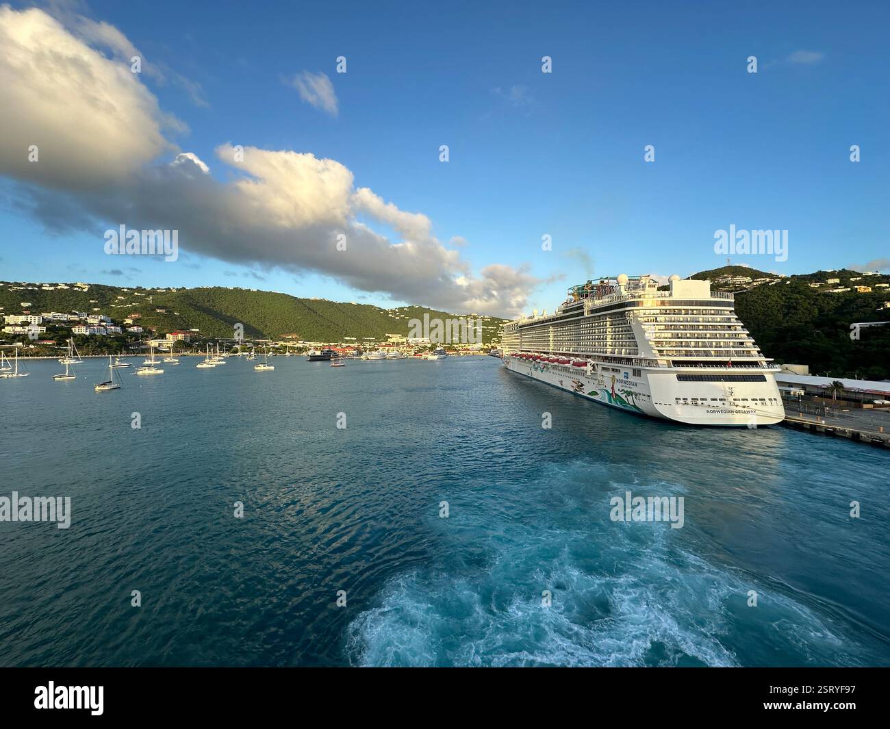 Der norwegische Kurzurlaub in Charlotte Amalie, St. Thomas, US-Jungferninseln - Smartphone-aufgenommenes Stockfoto