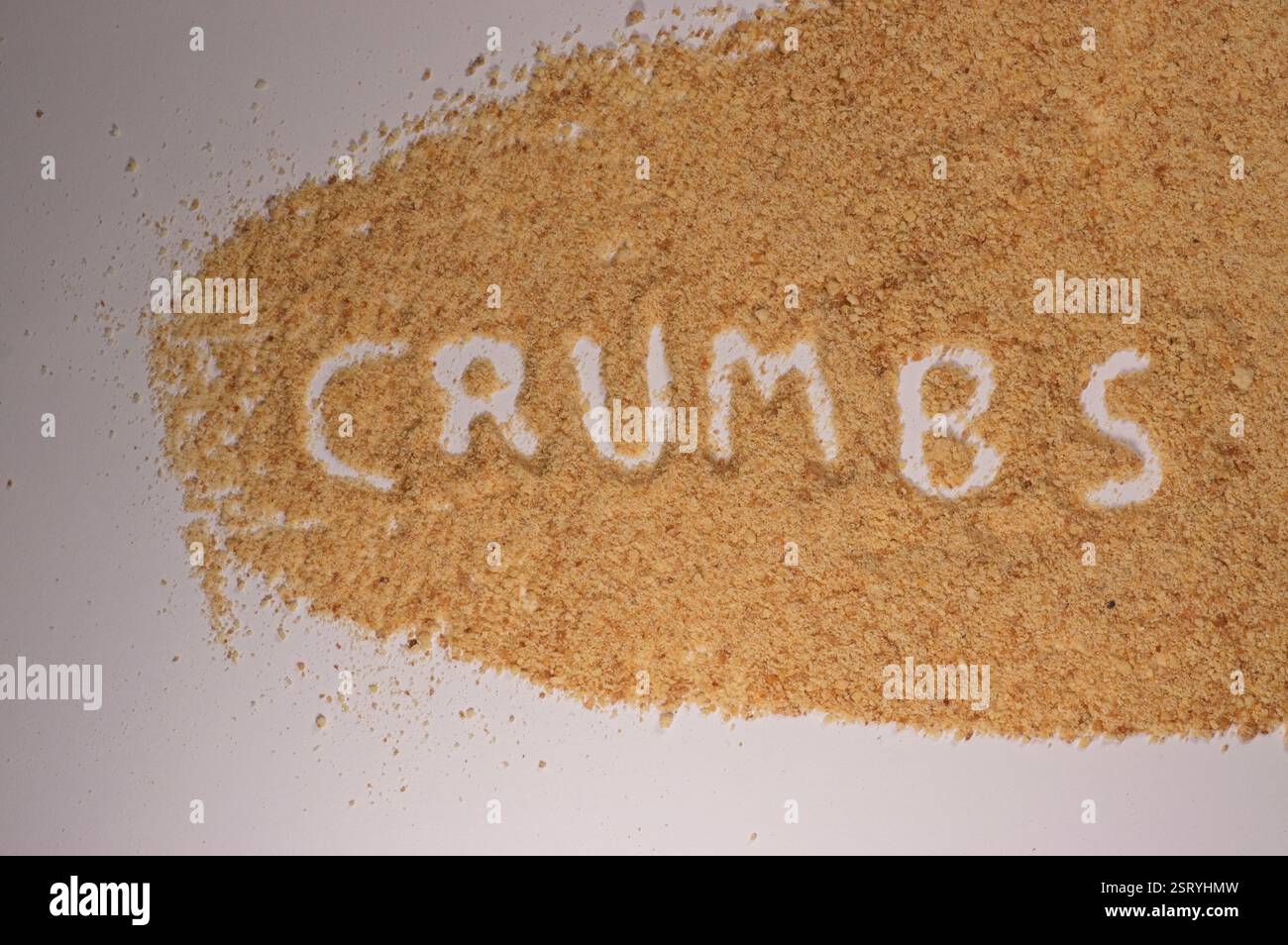 Brotkrümel mit ausgerufenen Krümeln Stockfoto