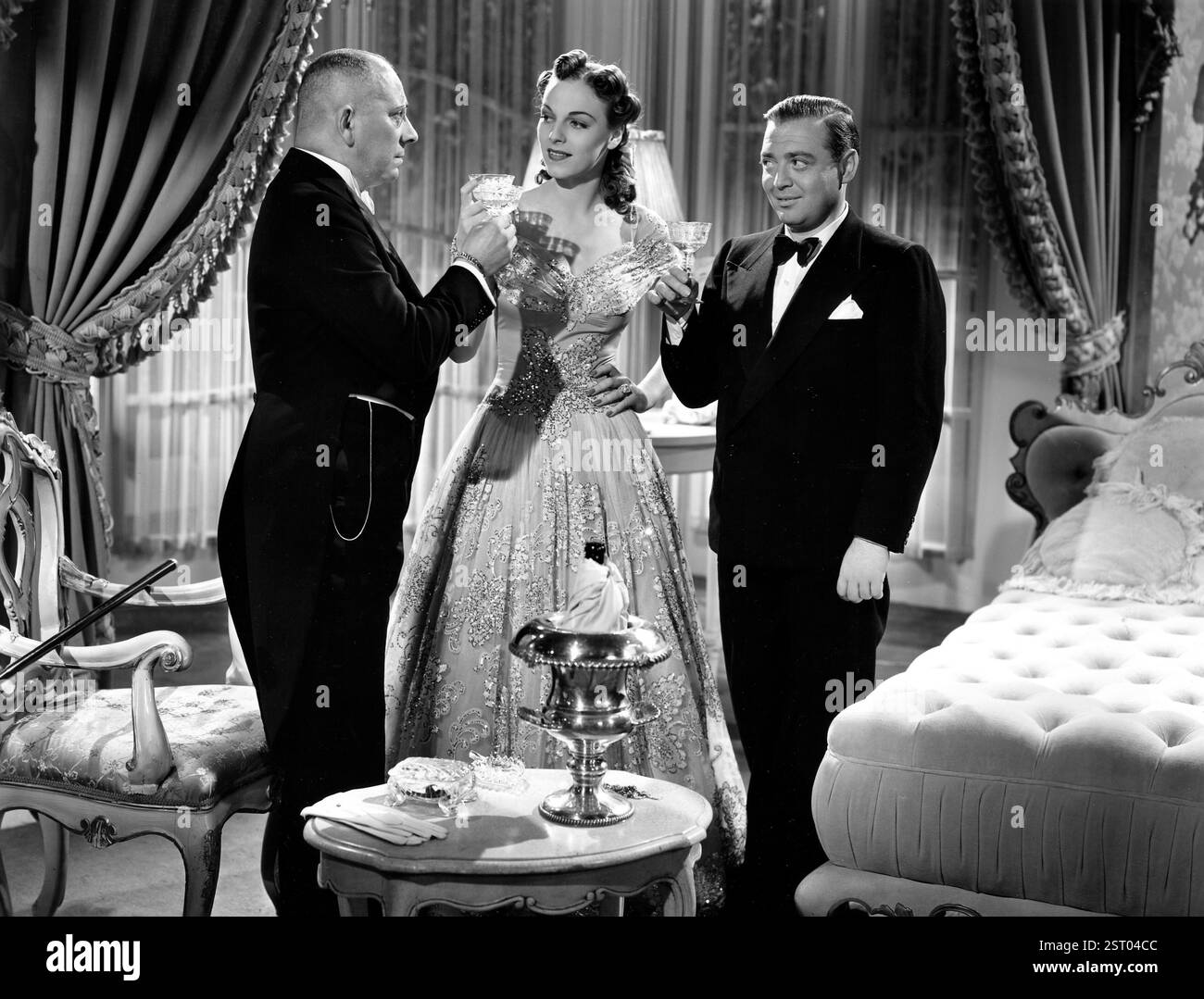 ICH WAR EINE ABENTEURERIN ERICH VON STROHEIM, VERA ZORINA, PETER LORRE, ICH WAR EINE ABENTEURERIN Datum: 1940 Stockfoto