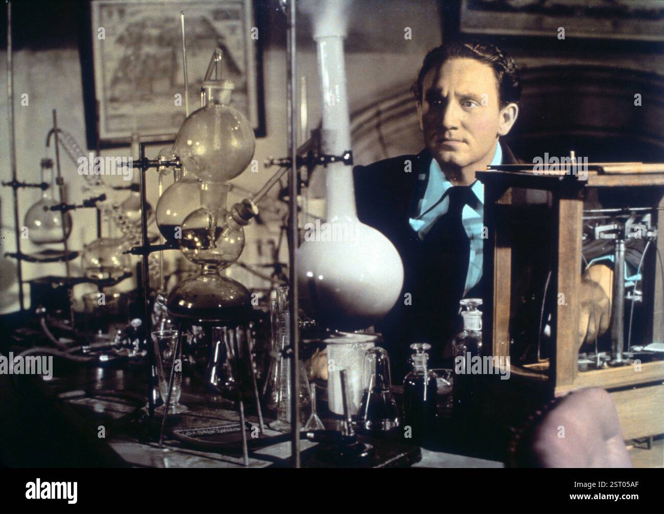 DR. JEKYLL UND MR. HYDE SPENCER TRACY DR JEKYLL UND MR. HYDE Datum: 1941 Stockfoto