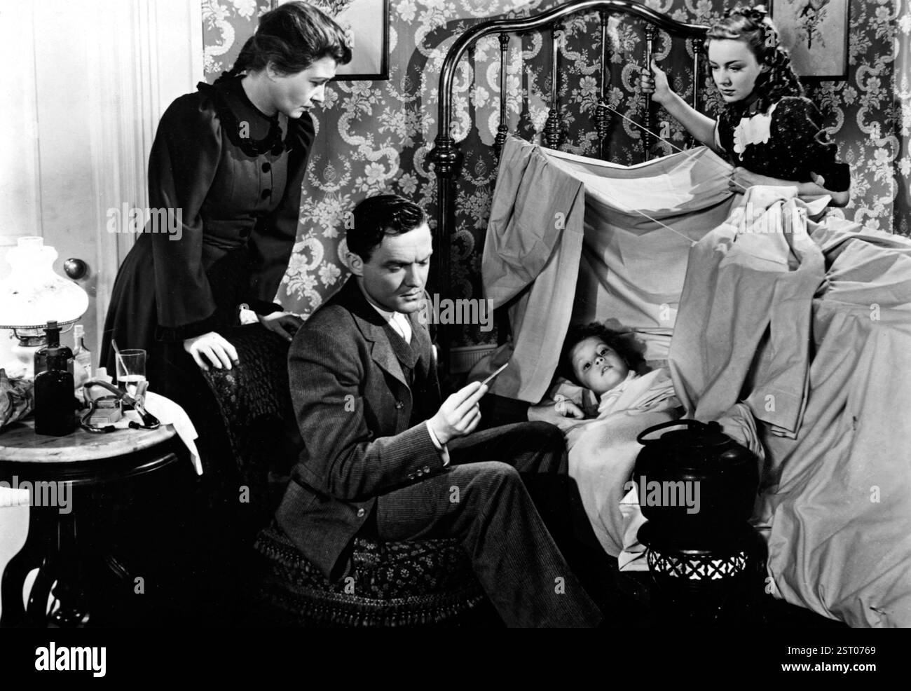 Die Mutter CAREY HÜHNER [USA 1938] [L - R] FAY BAINTER, FRANK ALBERTSON, DONNIE DUNAGAN, Anne Shirley Datum: 1938 Stockfoto