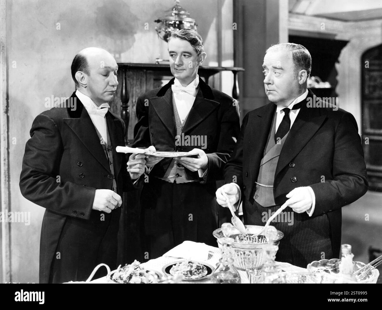 ANGEL [US 1937] JAMES FINLAYSON, LEONARD CAREY, ERNEST COSSART Datum: 1937 Stockfoto