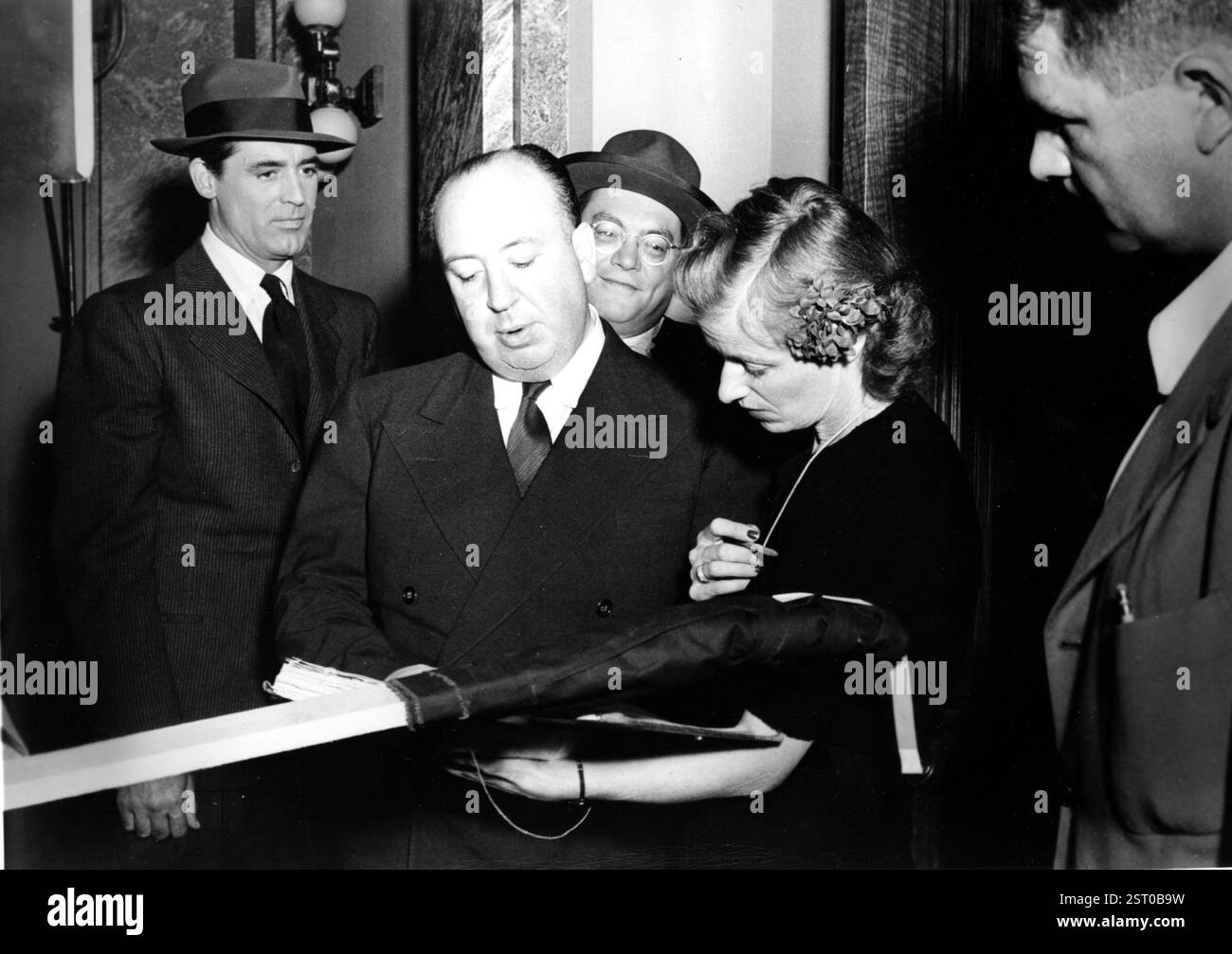 BERÜCHTIGTER [US 1946] CARY GRANT, Regisseur ALFRED HITCHCOCK, Undentified Script Supervisor Datum: 1946 Stockfoto
