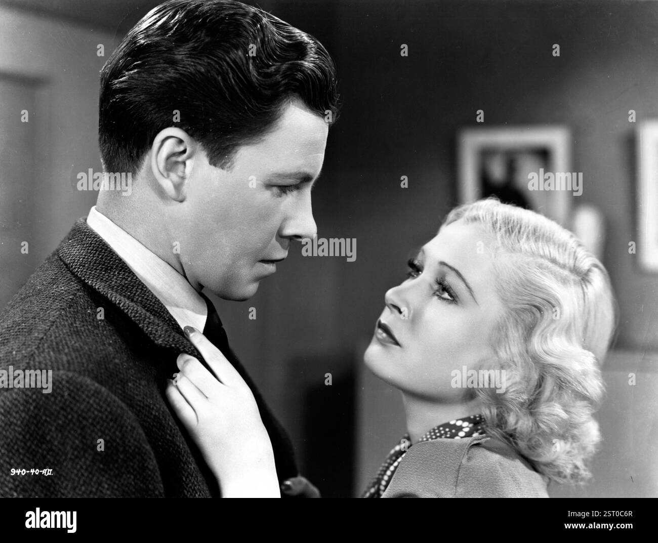 RISKANTES GESCHÄFT [US 1939] [L-R] GEORGE MURPHY, DOROTHEA KENT Datum: 1939 Stockfoto
