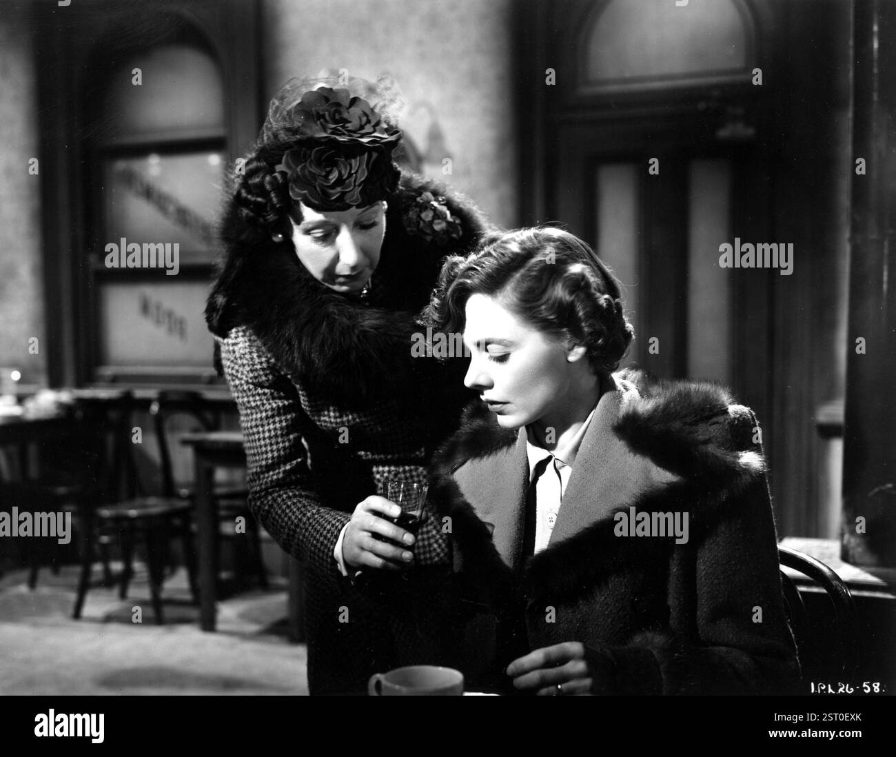 KURZE BEGEGNUNG [BR 1945] EVERLEY GREGG, CELIA JOHNSON Datum: 1945 Stockfoto