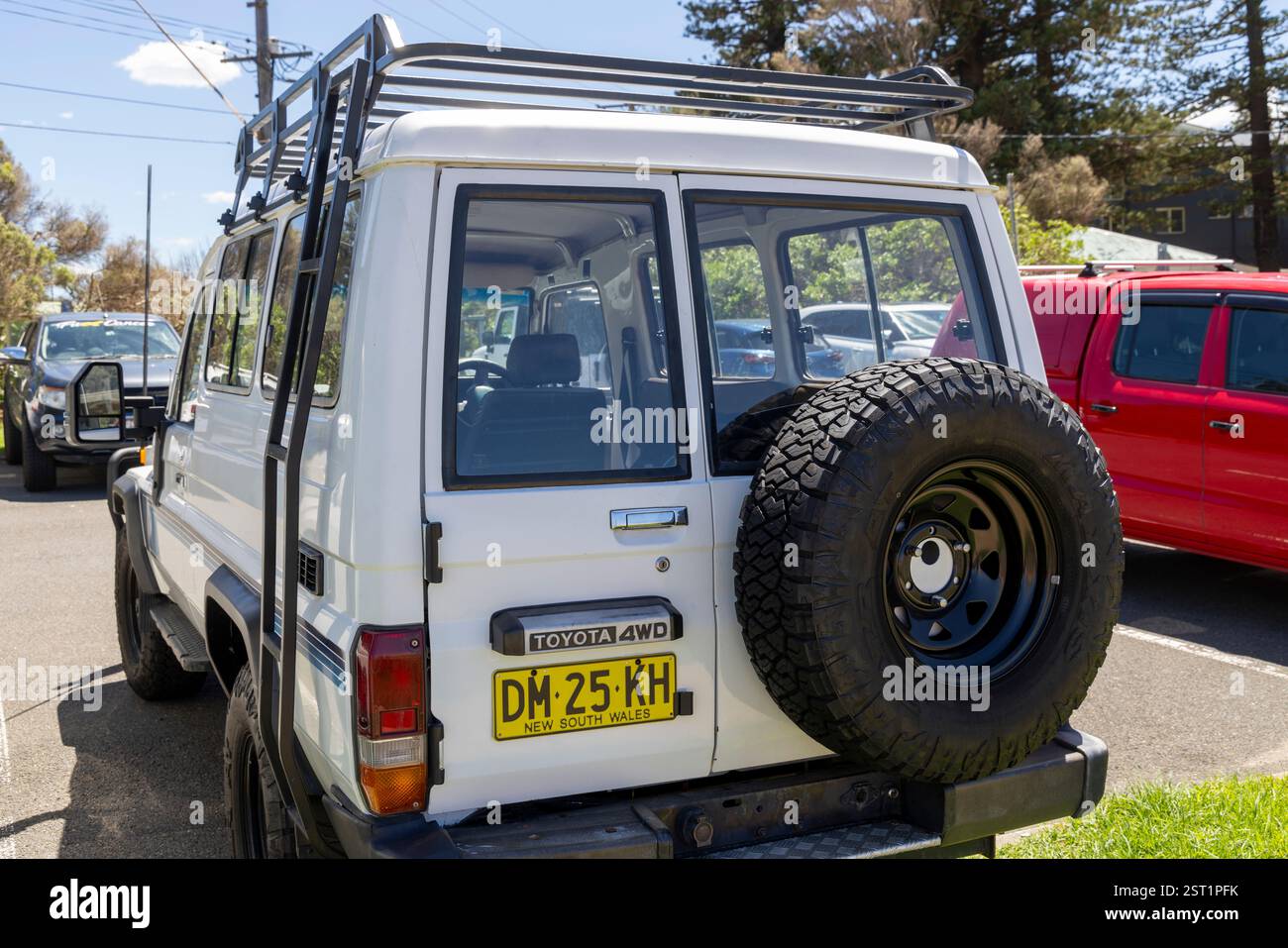 1990 Toyota Landcruiser Troopy-Modell mit Reserverad, Überladefahrzeug mit Allradantrieb, NSW, Australien Stockfoto