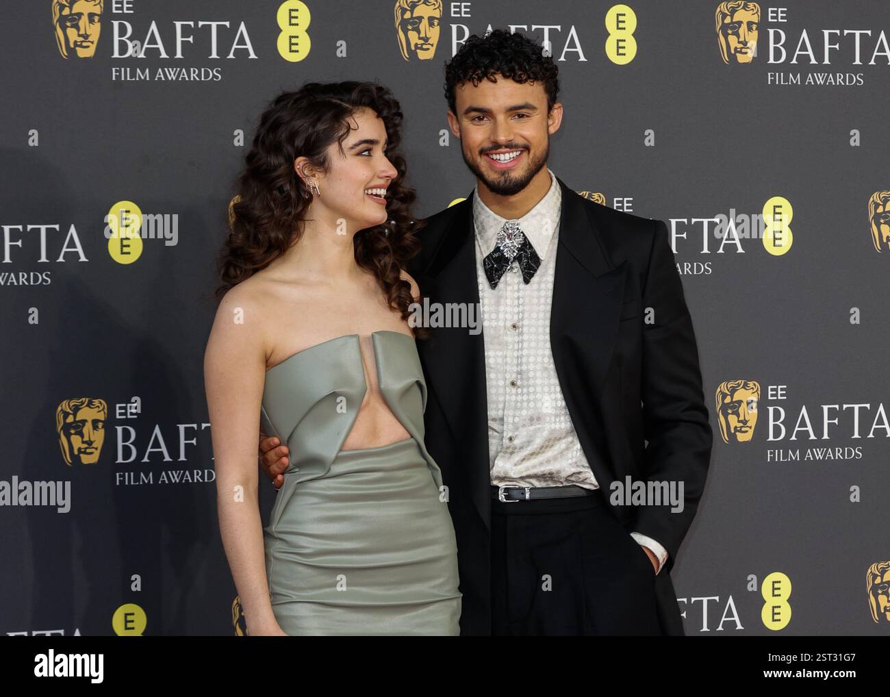 London, Großbritannien. Februar 2025. Asha Banks und Matthew Broome nehmen an den EE BAFTA Film Awards 2025 in der Royal Festival Hall in London Teil. (Foto: Mario Mitsis/SOPA Images/SIPA USA) Credit: SIPA USA/Alamy Live News Stockfoto