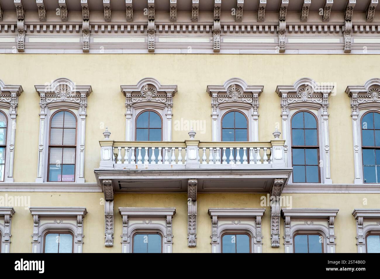 Detail des viktorianischen Gebäudes in Old Waterfront Sacramento, CA Stockfoto