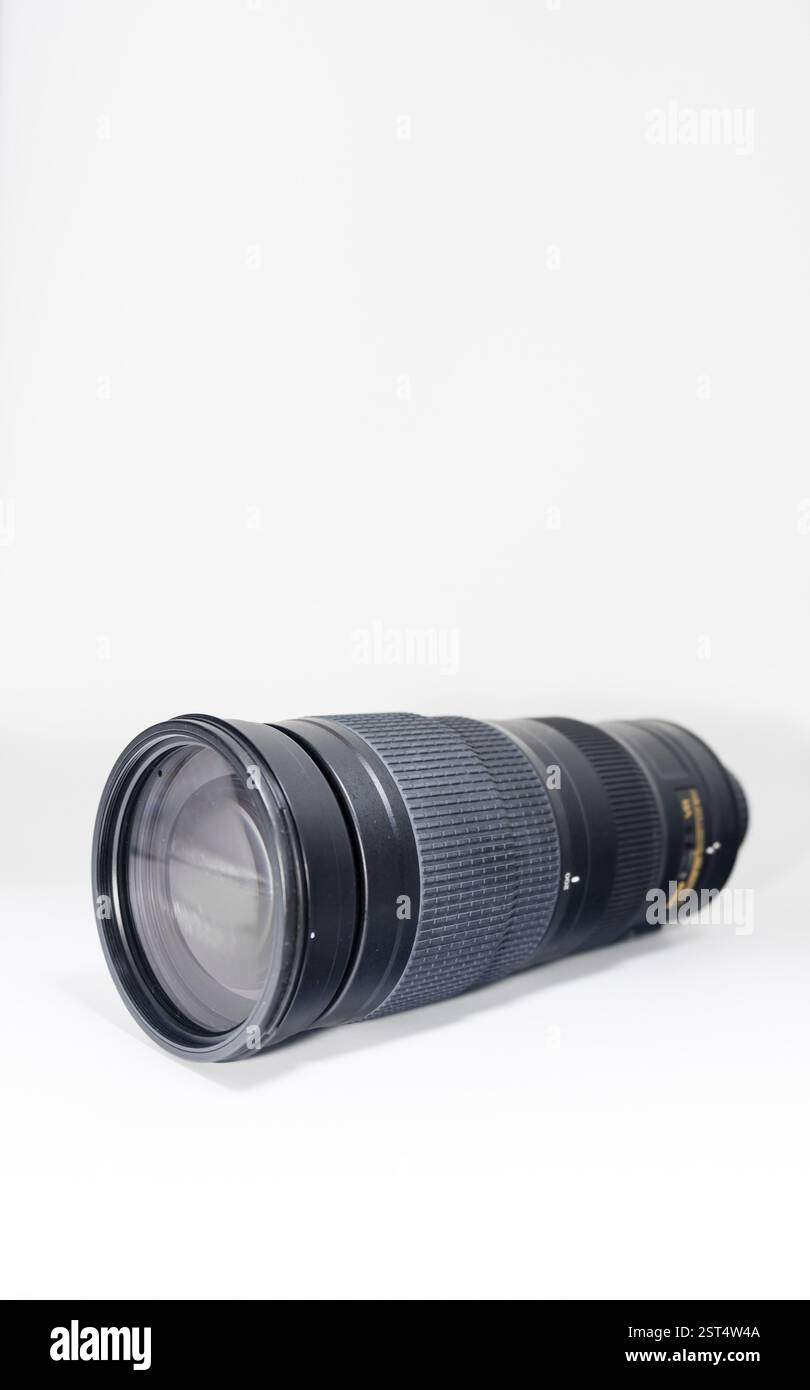Daejeon, Südkorea. Januar 2025: Nikon AF-S Nikkor 200-500 mm 1:5,6 Zoomobjektiv Stockfoto