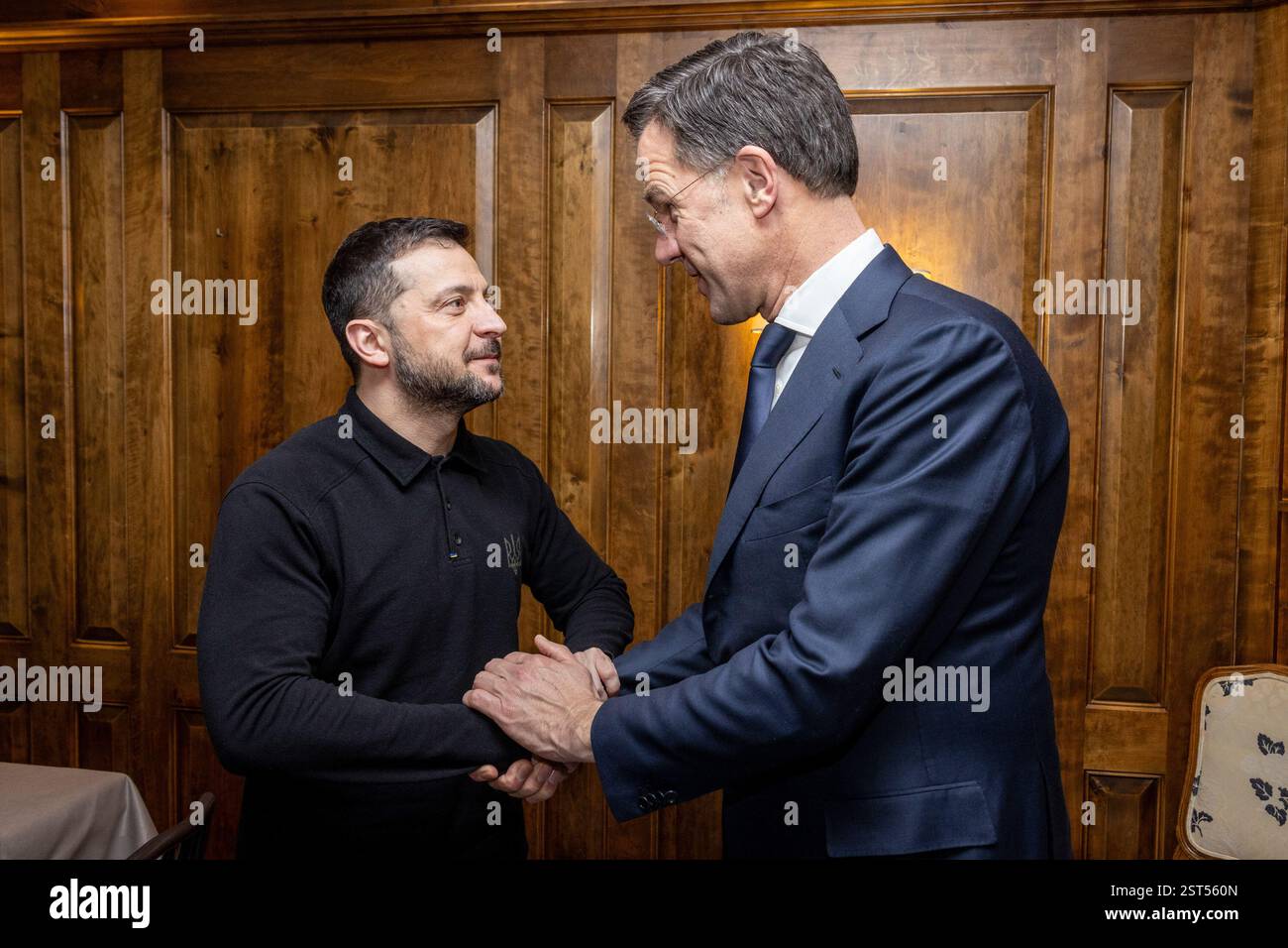 MÜNCHEN - 14. Februar 2025 - NATO-Generalsekretär Mark Rutte mit dem ukrainischen Präsidenten Wolodymyr Zelenskyj Stockfoto