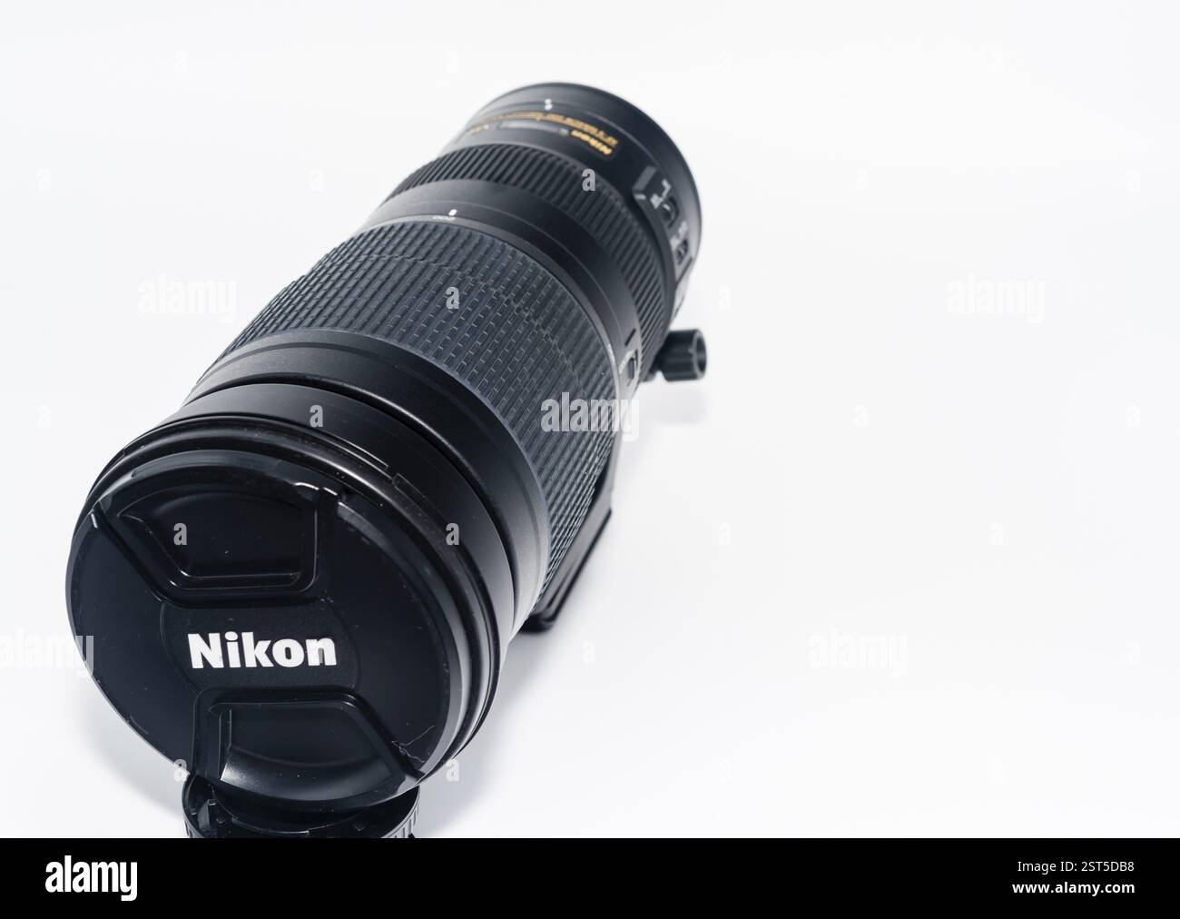 Daejeon, Südkorea. Januar 2025: Nikon AF-S Nikkor 200-500 mm 1:5,6 Zoomobjektiv Stockfoto