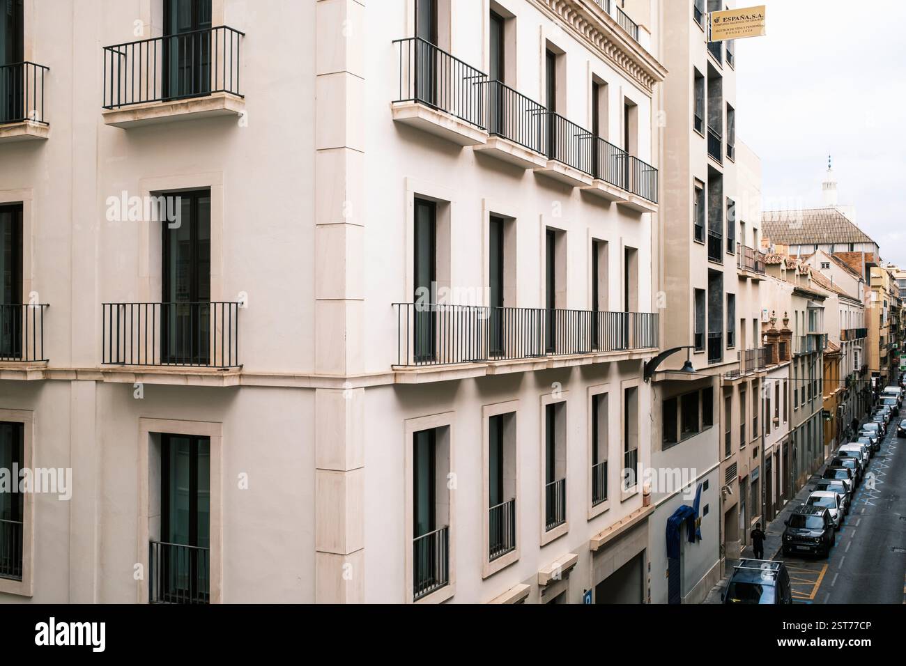 Architektonische Elemente von Gebäuden in Malaga, Spanien Stockfoto