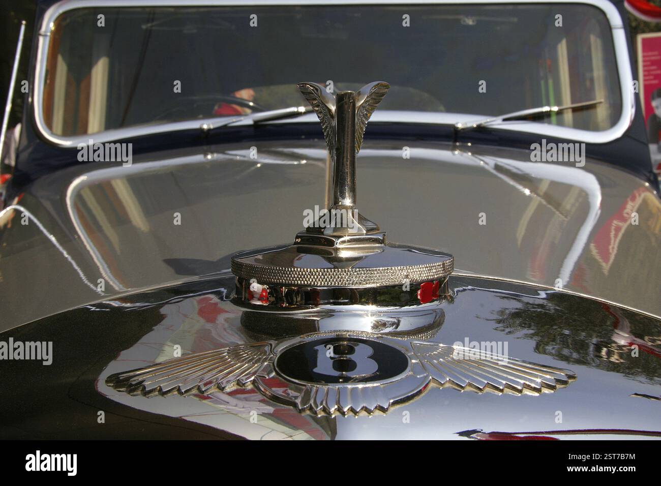 Autos Fahrzeuge Automobile, Oldtimer, Emblem von 1949 Mark III Bentley Stockfoto