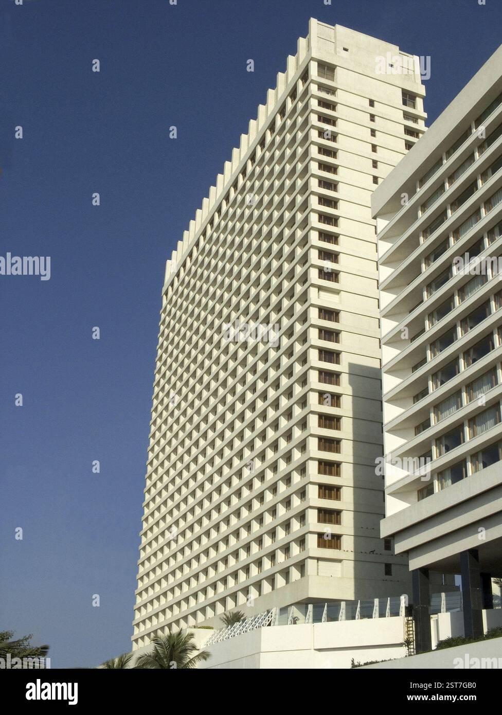 Hilton Towers Hotel alt und neu vor Oberoi, Nariman Point, Bombay, jetzt Mumbai, Maharashtra, Indien, Asien Stockfoto