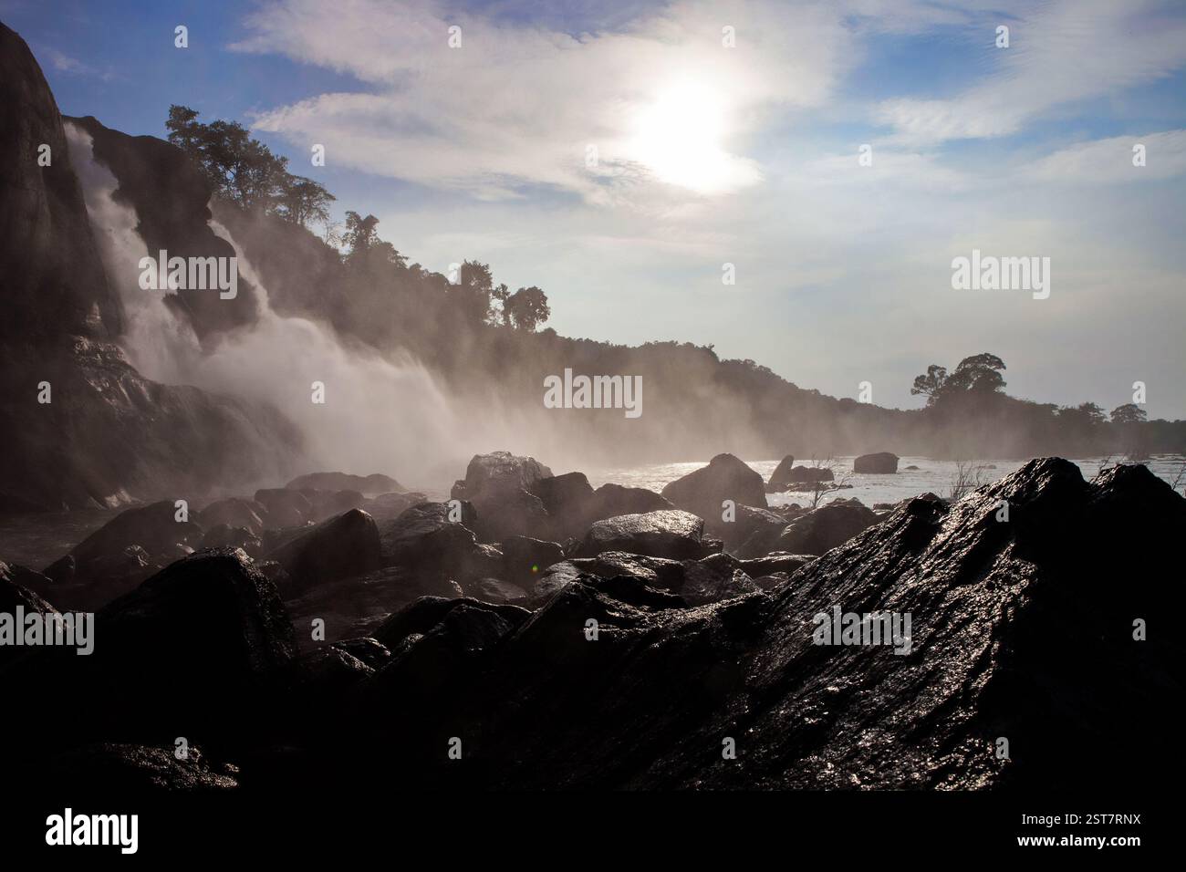 Athirappilly Water Falls in Kerala, Indien, wo viele Filme gedreht wurden. Stockfoto