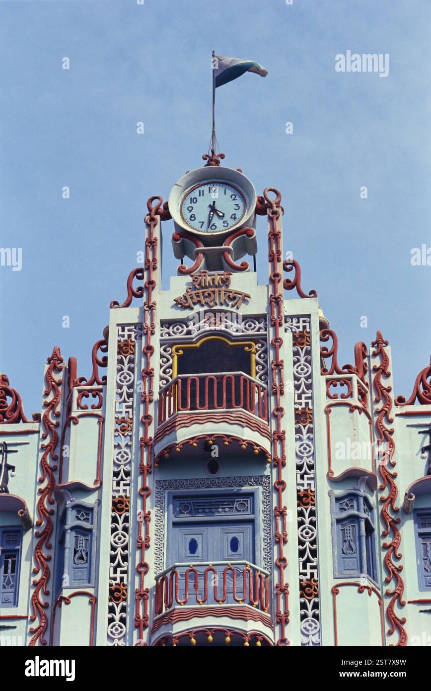 Uhrenturm, altes Haus in Lucknow, Sheetal Dharamshala, Uttar Pradesh, Indien, Asien Stockfoto
