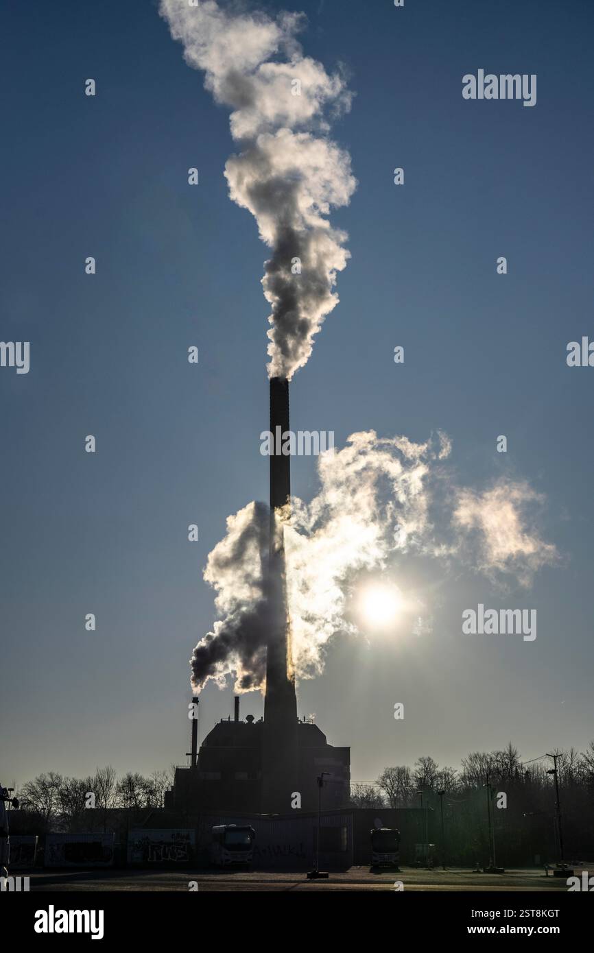 Das Heizwerk Iqony in Essen-Rüttenscheid, ein erdgasbefeuertes Fernwärmewerk, das das Universitätsklinikum Essen und den Alfried versorgt Stockfoto