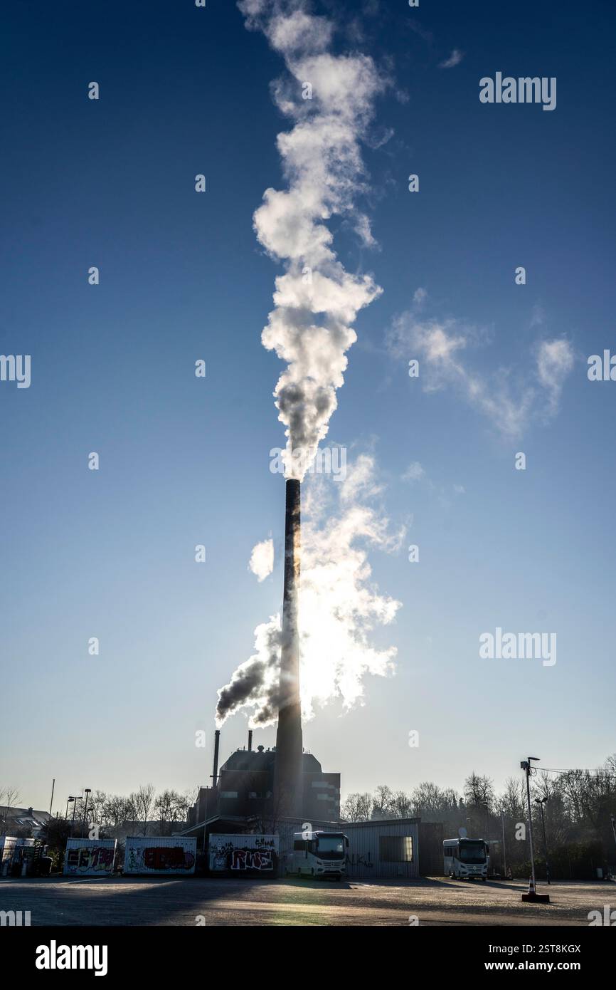Das Heizwerk Iqony in Essen-Rüttenscheid, ein erdgasbefeuertes Fernwärmewerk, das das Universitätsklinikum Essen und den Alfried versorgt Stockfoto
