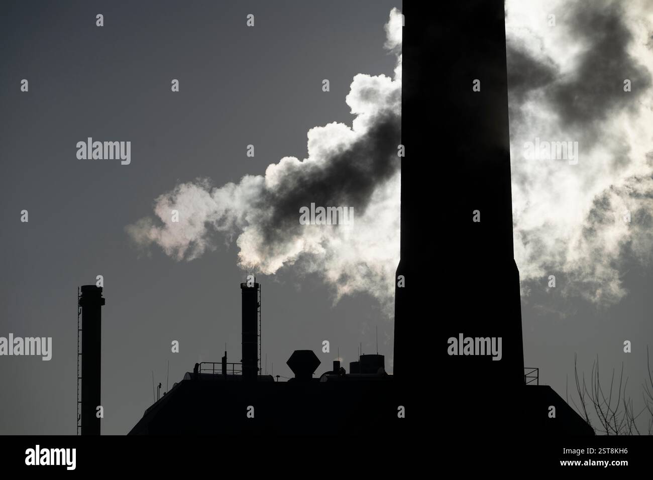 Das Heizwerk Iqony in Essen-Rüttenscheid, ein erdgasbefeuertes Fernwärmewerk, das das Universitätsklinikum Essen und den Alfried versorgt Stockfoto
