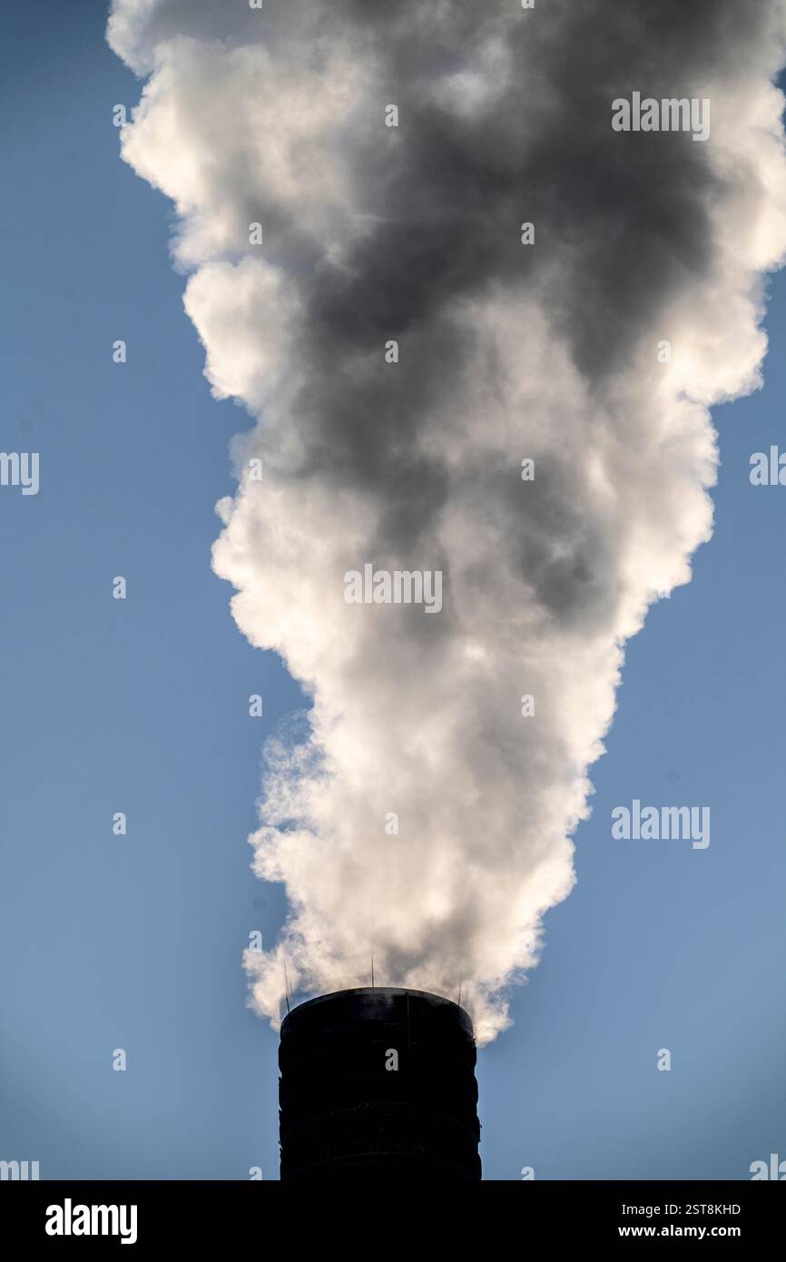 Das Heizwerk Iqony in Essen-Rüttenscheid, ein erdgasbefeuertes Fernwärmewerk, das das Universitätsklinikum Essen und den Alfried versorgt Stockfoto