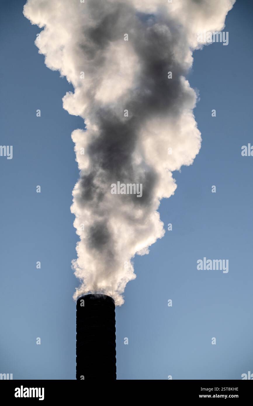 Das Heizwerk Iqony in Essen-Rüttenscheid, ein erdgasbefeuertes Fernwärmewerk, das das Universitätsklinikum Essen und den Alfried versorgt Stockfoto