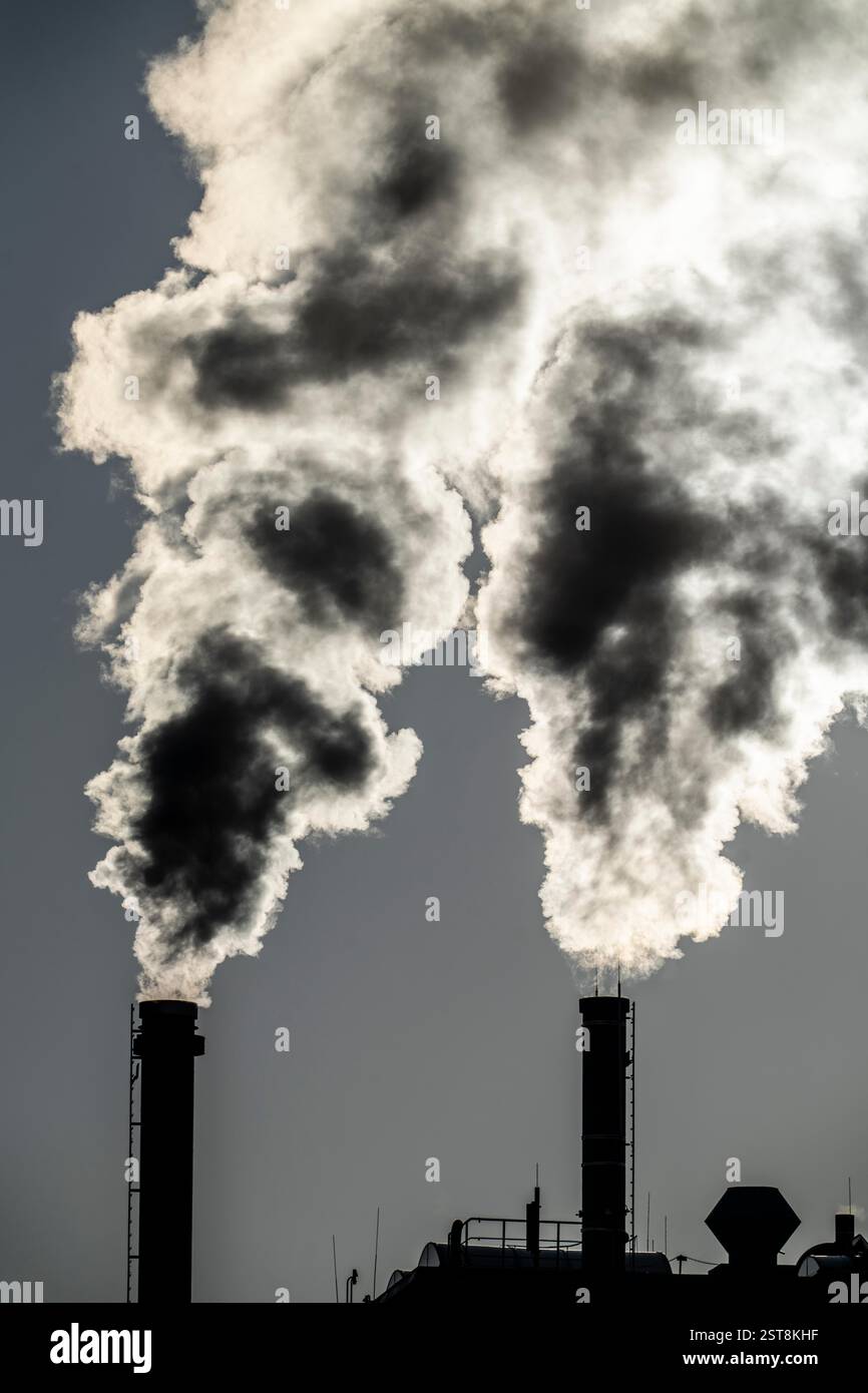 Das Heizwerk Iqony in Essen-Rüttenscheid, ein erdgasbefeuertes Fernwärmewerk, das das Universitätsklinikum Essen und den Alfried versorgt Stockfoto