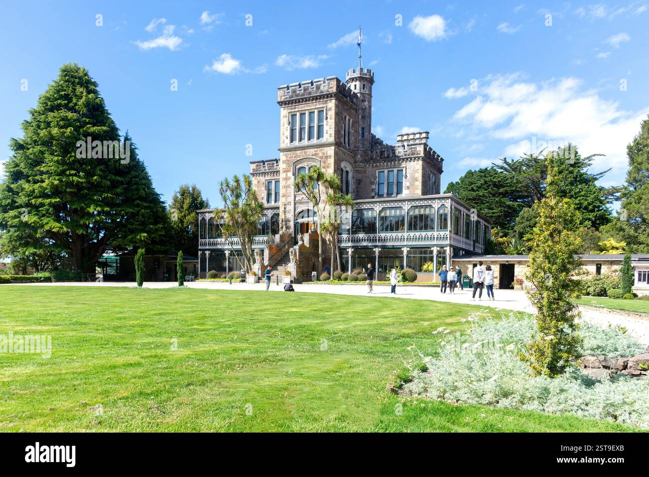 Schloss Larnachs (1871) und Gärten, Camp Road, Sandymount, Halbinsel Otago (Muaūpoko), Dunedin (Ōtepoti), Otago Region, Südinsel, Neuseeland Stockfoto