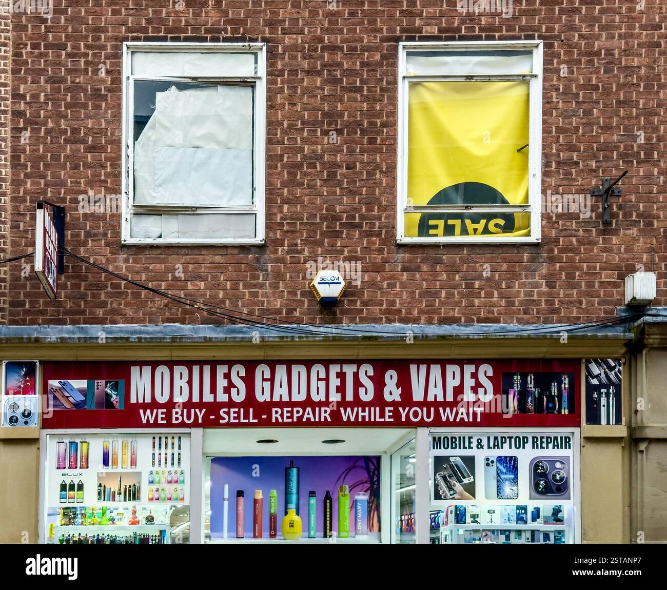 Vape shop außen -Fotos und -Bildmaterial in hoher Auflösung – Alamy