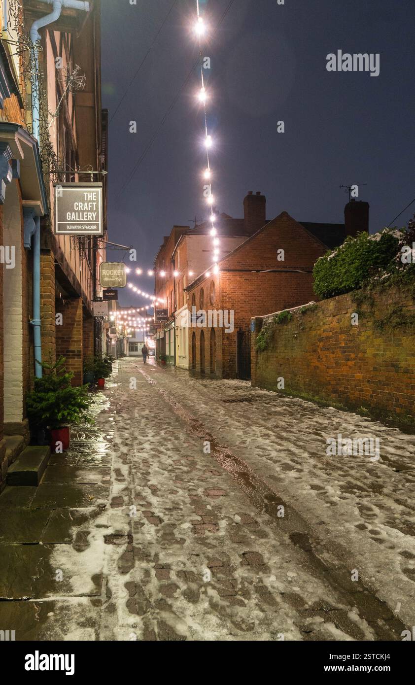 Eine leichte Schneedecke auf der Church Street Hereford, Herefordshire England Großbritannien. Januar 2025 Stockfoto