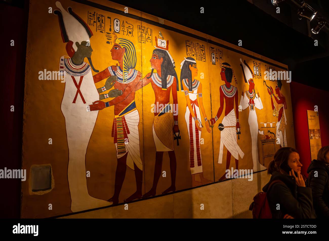 Prag, Tschechische Republik - 15. Januar 2023: Goldener Schatz Tutanchamun in Prag. Originalausstellung Tutanchamun, sein Grab und Schätze von Howard Stockfoto