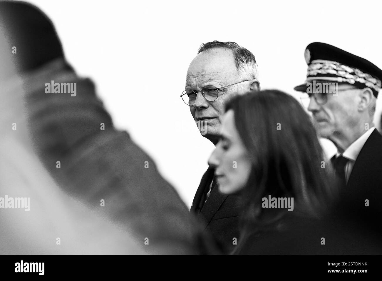 Le Havre, Frankreich. Februar 2025. Bürgermeister von Le Havre und ehemaliger Premierminister Edouard Philippe während des Besuchs von Marc Ferracci, Minister für Industrie und Energie, in Le Havre, um den Grundstein für die Erweiterung der Siemens-Fabrik Gamesa zu legen. Der Minister bekräftigt seine Unterstützung für den Einsatz von Offshore-Windenergie und für die französische Industrie. Le Havre, Frankreich, 17. Februar 2025. Foto: Frank Castel/ABACAPRESS. COM Credit: Abaca Press/Alamy Live News Stockfoto