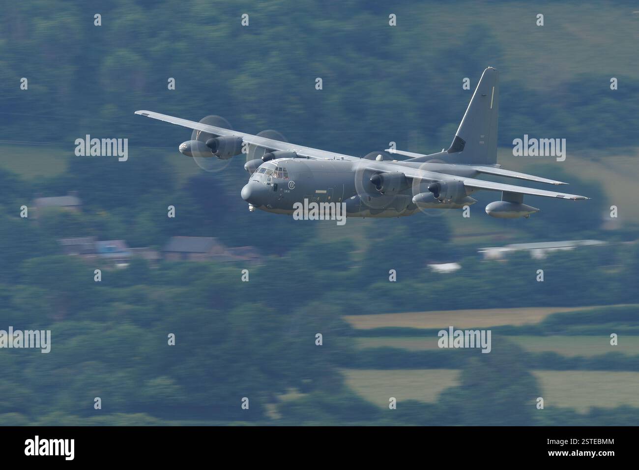 USAF Strix Low fliegen durch das Usk-Tal Stockfoto