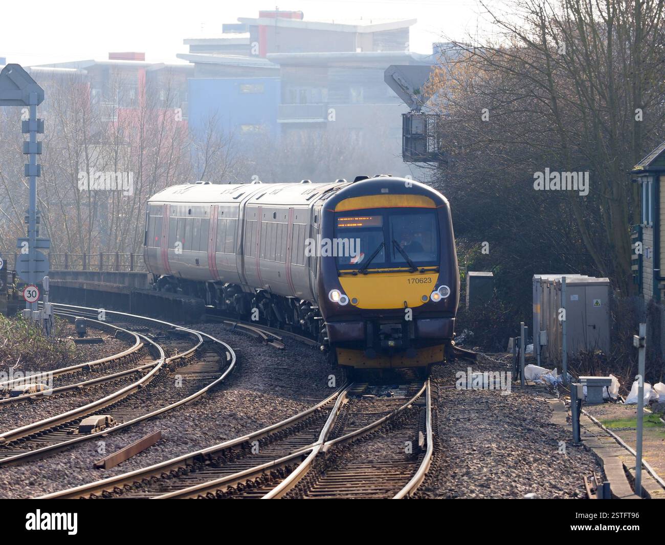 Cross Country Class 170 TurboStar nähert sich Peterborough, Februar 2025 Stockfoto