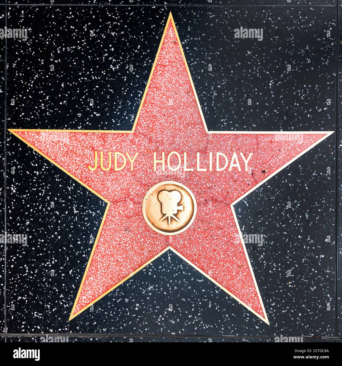 Los Angeles, USA - 5. März 2019: Nahaufnahme von Star on the Hollywood Walk of Fame für Judy Holliday. Stockfoto
