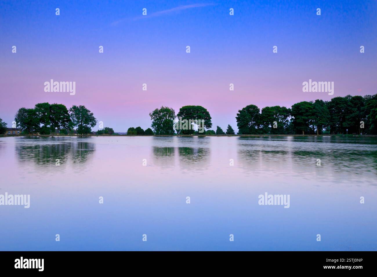 Sonnenuntergang Spiegelung Stockfoto