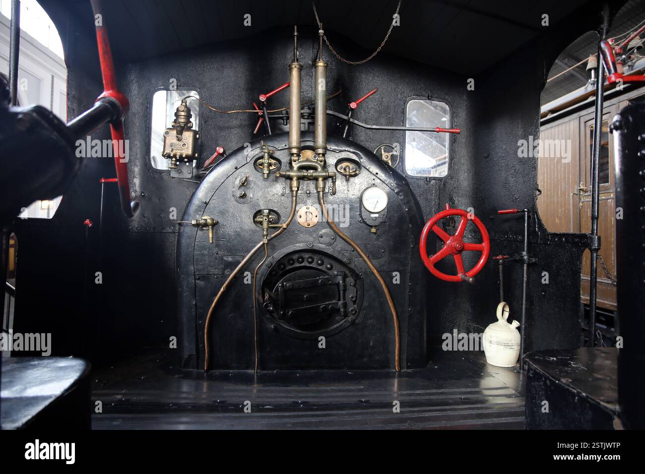 Dampflokomotive. Detailansicht des Kessels. Eisenbahnmuseum, Madrid. Spanien. Stockfoto