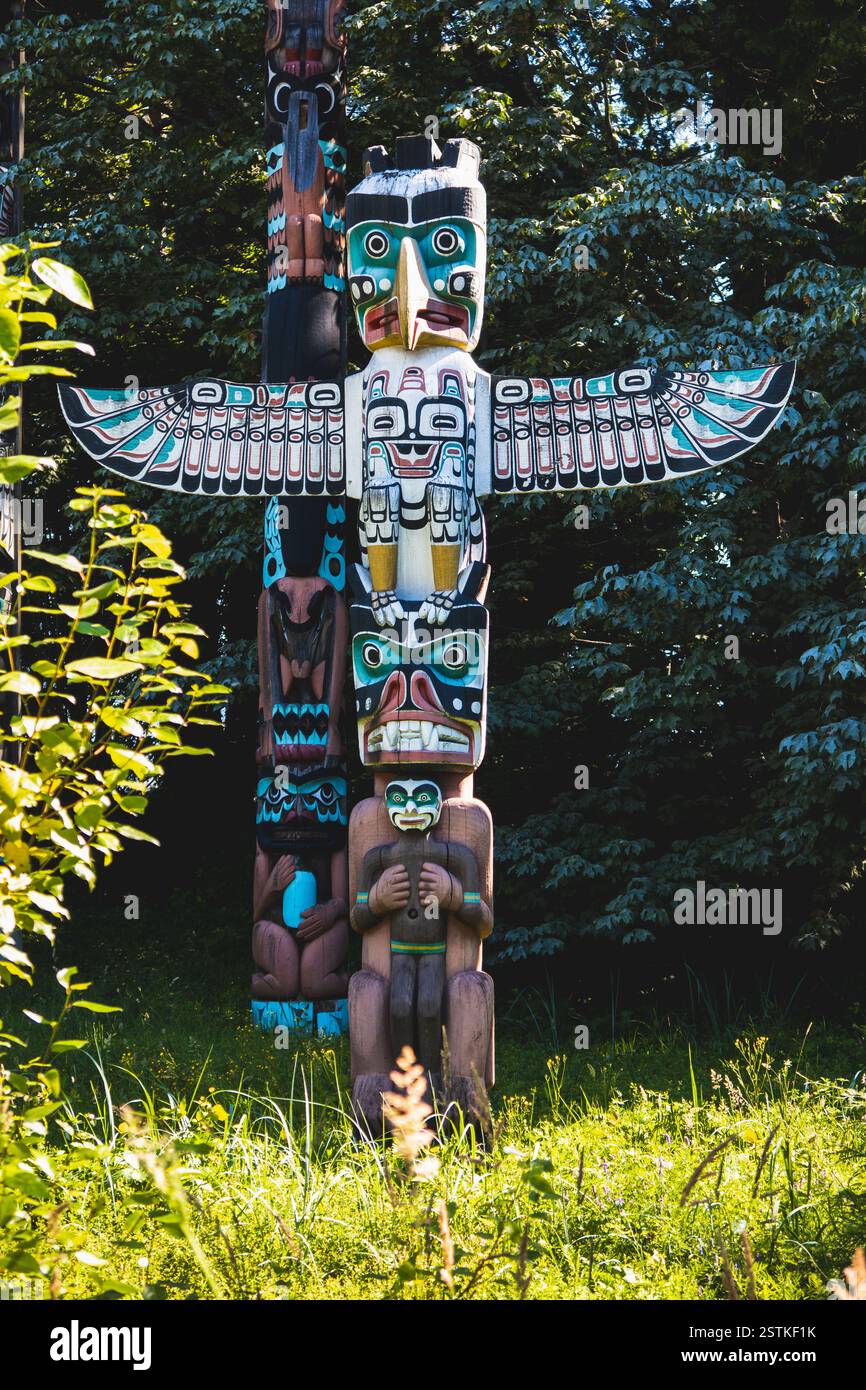 Totempfähle im Stanley Park Stockfoto