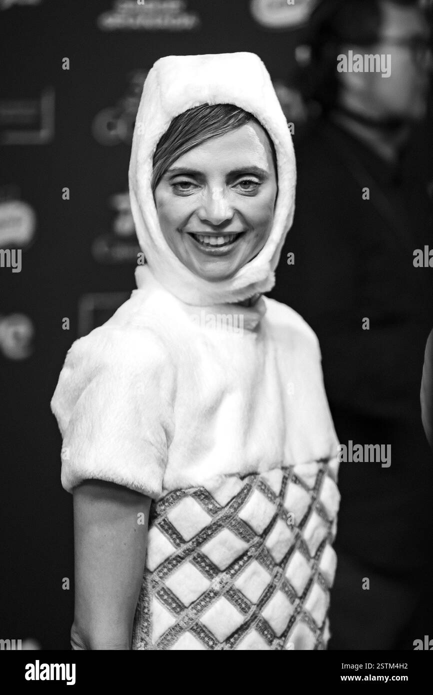 Granada, Spanien. Februar 2025. Macarena Gómez nimmt am roten Teppich des 39. Goya Awards im Palacio de Congresos in Granada Teil. Marco Ba Stockfoto