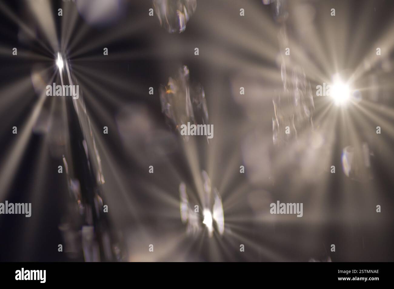 Unscharfe Lichtflecken und Lichter im Dunkeln Stockfoto