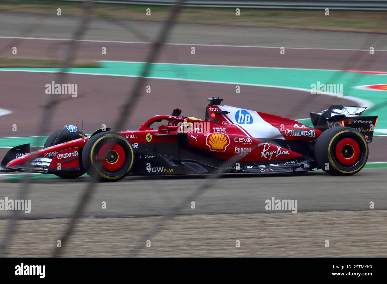 Ferrari driver Lewis Hamilton drives the new Ferrari SF-25 at Fiorano circuit, near Maranello, Italy, Wednesday Feb. 19, 2025. (Davide Gennari/LaPresse via AP) Stockfoto