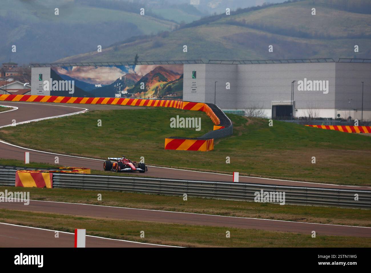 Modena, Italien. Februar 2025. Charles Leclerc auf der Strecke mit Ferrari F1 SF-25 während eines Shakedown auf dem Fiorano Track am 19. Februar 2025, Fiorano (Italien) Credit: Marco Canoniero/Alamy Live News Stockfoto