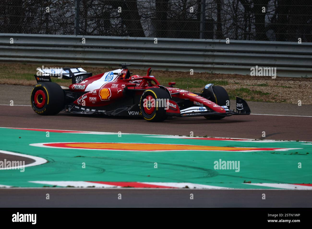 Modena, Italien. Februar 2025. Charles Leclerc auf der Strecke mit Ferrari F1 SF-25 während eines Shakedown auf dem Fiorano Track am 19. Februar 2025, Fiorano (Italien) Credit: Marco Canoniero/Alamy Live News Stockfoto