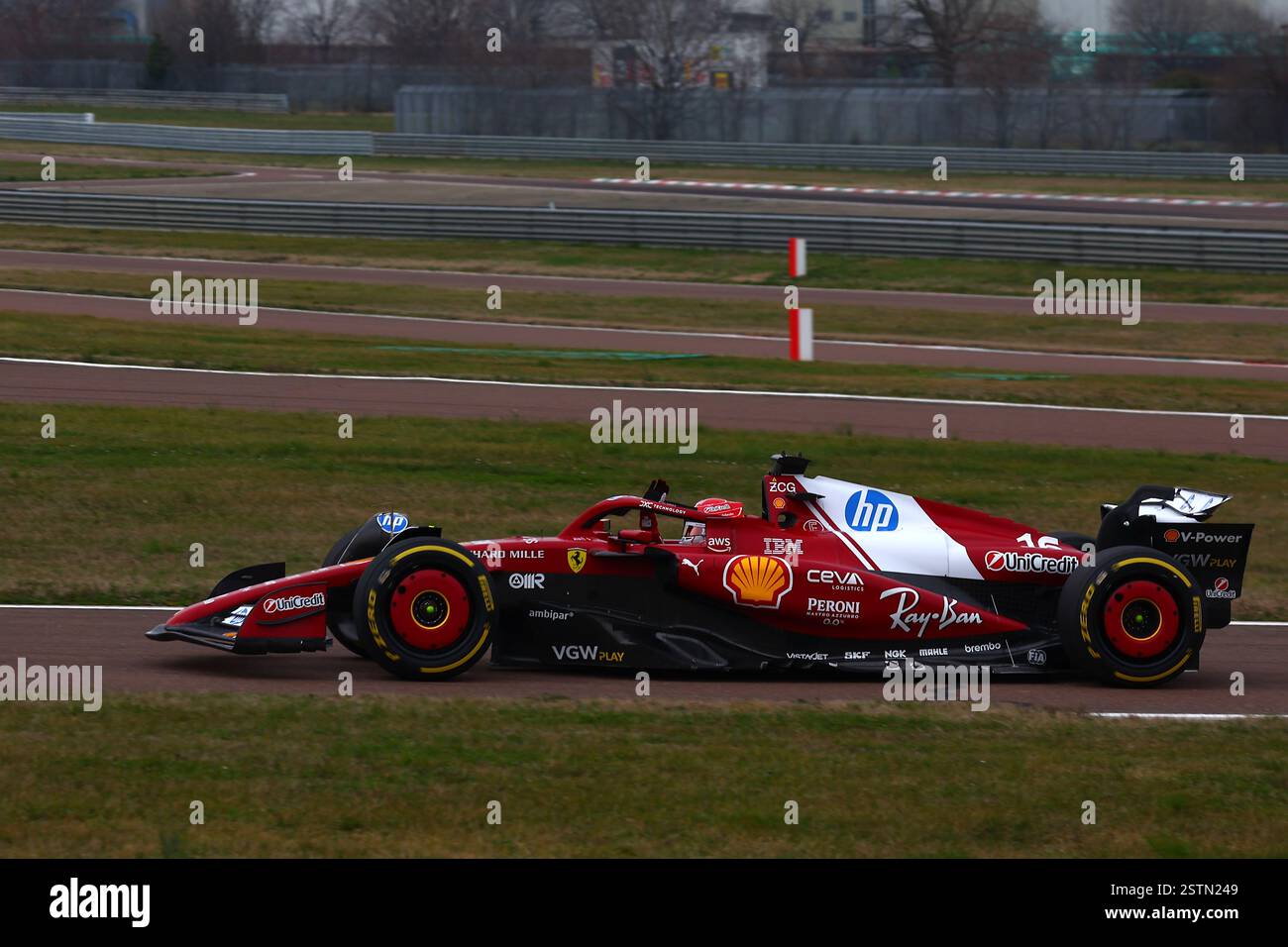 Modena, Italien. Februar 2025. Charles Leclerc auf der Strecke mit Ferrari F1 SF-25 während eines Shakedown auf dem Fiorano Track am 19. Februar 2025, Fiorano (Italien) Credit: Marco Canoniero/Alamy Live News Stockfoto
