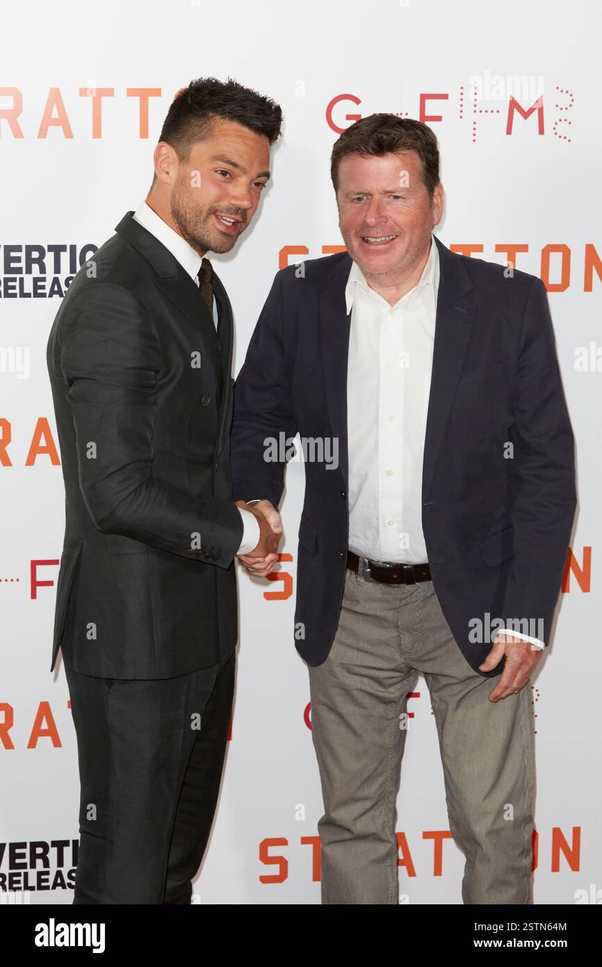 Der Schauspieler Dominic Cooper und Regisseur Simon West nehmen am Dienstag, den 29. August 2017, an der britischen Premiere von „STRATTON“ im GUE West End, Leicester Square, London, ENGLAND Teil Stockfoto