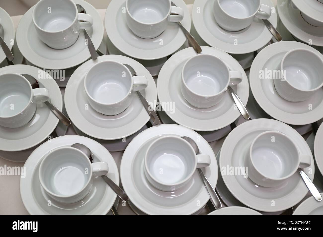 Weiße Tassen Stockfoto