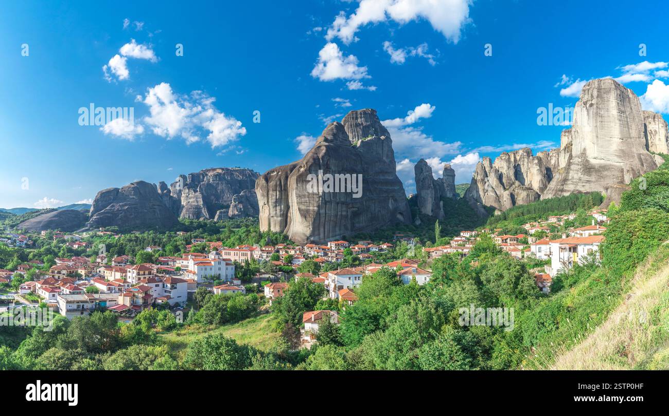 Kastraki Dorf in den Bergen von Meteora, Griechenland Stockfoto