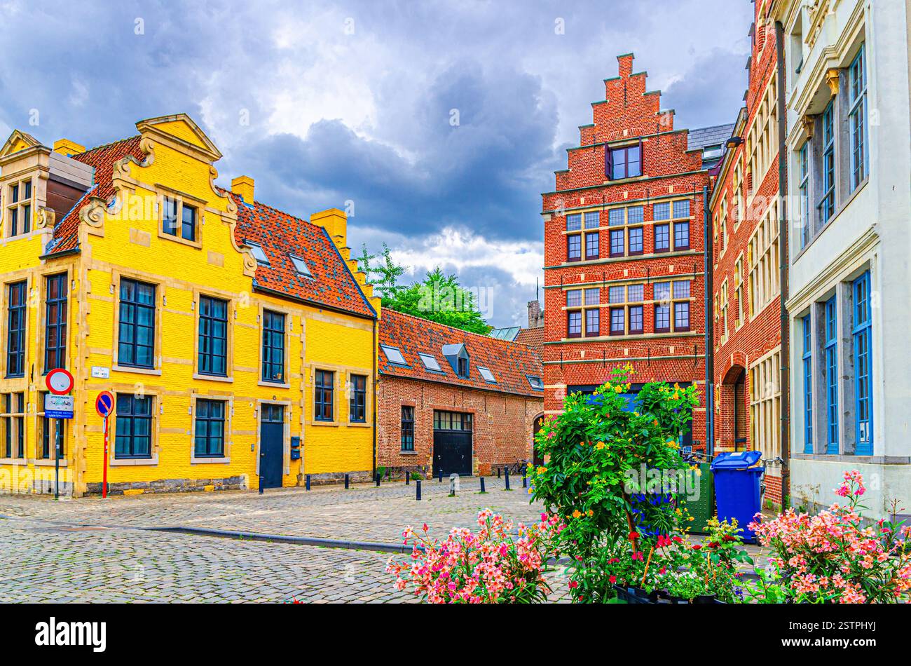 Alte Häuser und Backsteingebäude in Gent historisches Stadtzentrum Prinsenhof Viertel Prinsenhof, Gent Altstadt, Ostflandern Provinz, Flemi Stockfoto
