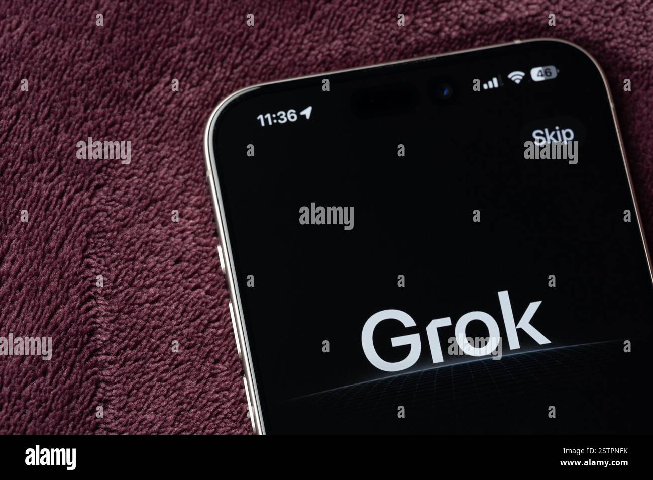 New York, USA – 19. Februar 2025: Grok AI Assistant App auf Smartphone-Bildschirm Nahansicht Stockfoto